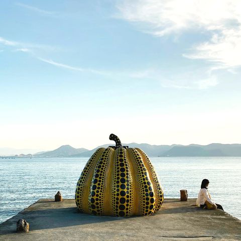 Kürbis Kunst in Naoshima@Kirill-auf-Unsplash, Japan