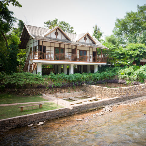 Die Muang La Lodge mit ihrem Quellwasser Pool, Laos