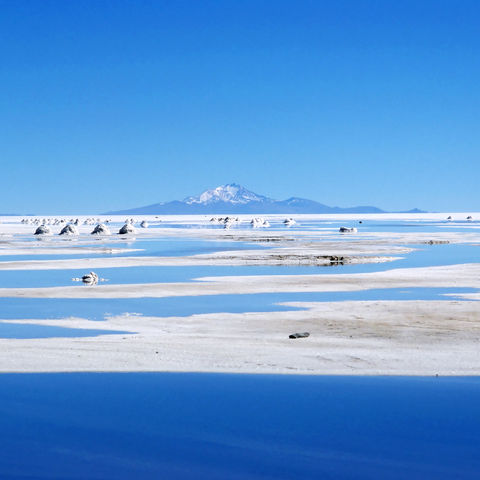 Landschaft der Salzwüste Salar de Uyuni, Bolivien