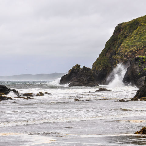 Felsenküste bei Ancud auf Chiloé, Chile