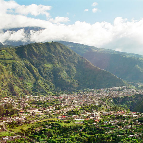 Der lebhafte Wallfahrtsort Baños, Ecuador