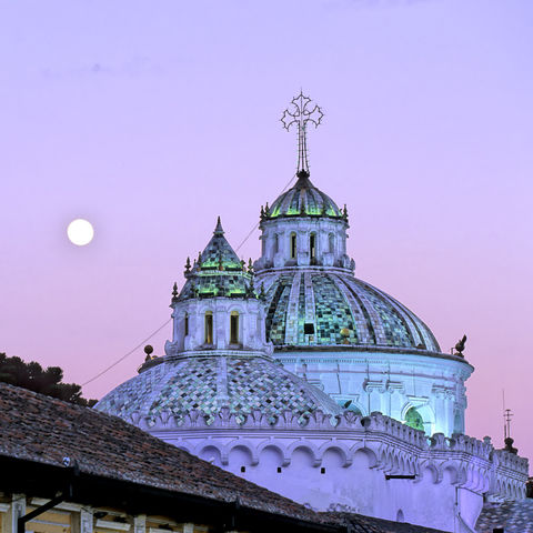 Märchenhafter Anblick der La Compañía de Jesus in Quito, Ecuador