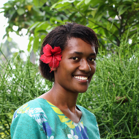 Viele Fijianerinnen tragen Blumen im Haar, Fiji