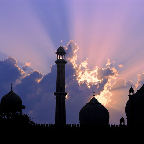 Silhouette einer Moschee in Delhi, Indien