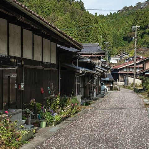 Dorfansicht im Kiso-Tal@alexander-schimmeck-auf-unsplash, Japan