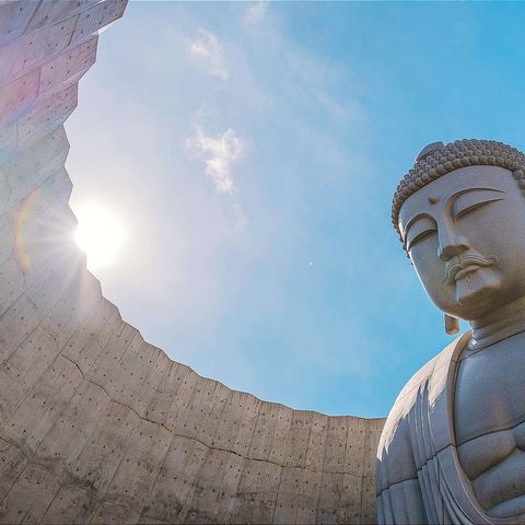 Andächtig: Buddha in Sapporo@romeo-a-auf-unsplash, Japan