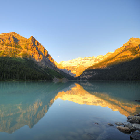 Der Lake Louise im Sonnenlicht, Kanada