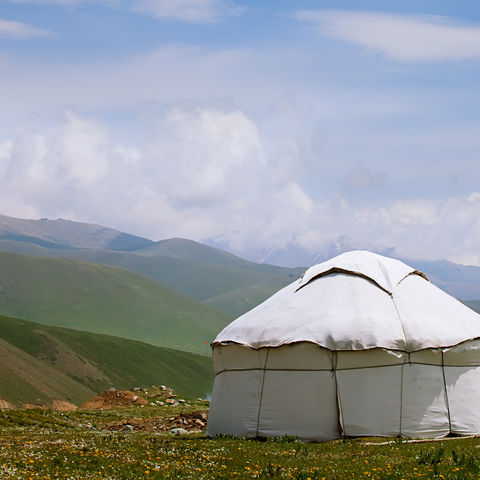 Jurte im Tian Shan Gebirge © Elena Moiseeva, Dreamstime.com