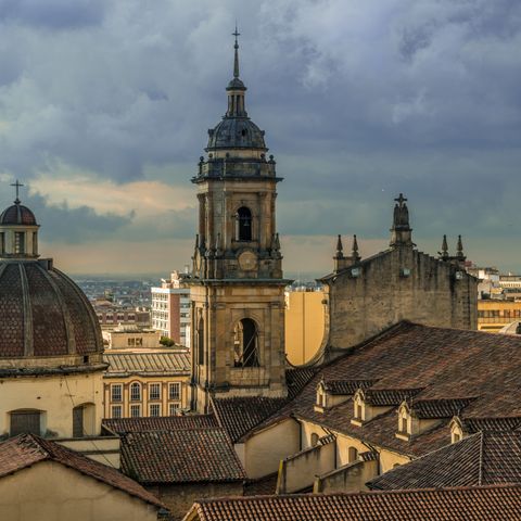 Über dem Dächern von Bogotá 