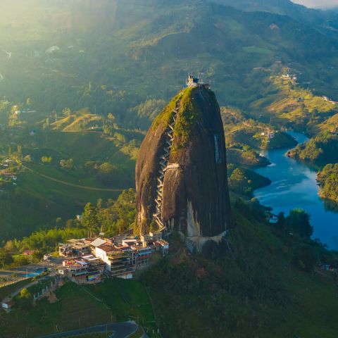 Der Peñol Felsen aus der Vogelprespektive, Kolumbien
