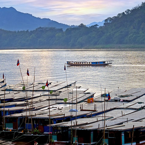 Boote auf dem Mekokng in Luang Prabang, Laos