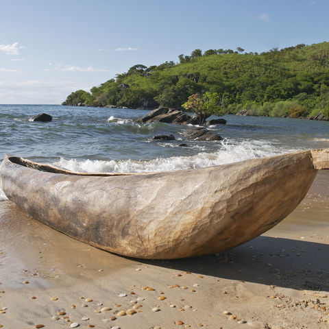 Traditionelles Kanu am Malawi-Lake, Malawi