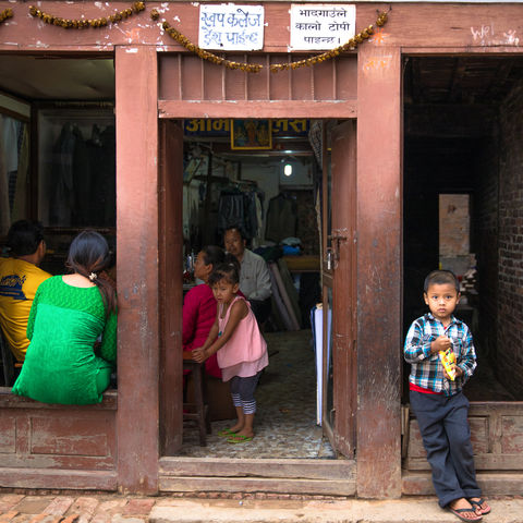 Kinder in den Straßen, Nepal