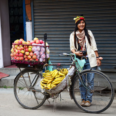 Straßenverkäuferin in Kathmandu, Nepal