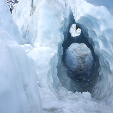 Natürlicher Eistunnel am Franz Josef Gletscher, Neuseeland