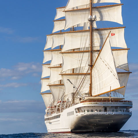 Die Sea Cloud Spirit mit gehissten Segeln, Seacloud