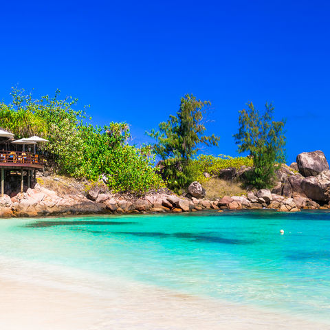 Strand mit türkisem Wasser auf Praslin Island © Freesurf69, Dreamstime.com