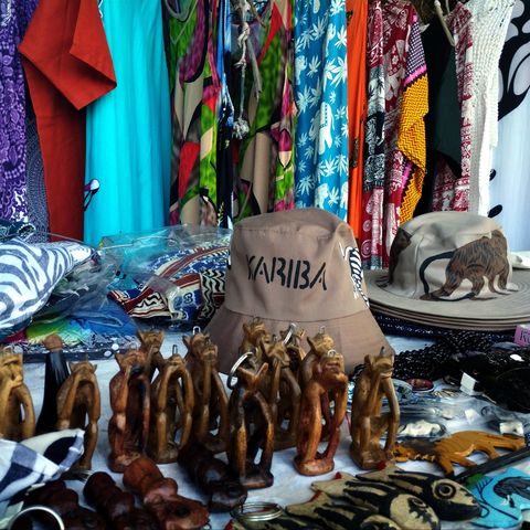 Bunte Souvenirs in Kariba, Simbabwe