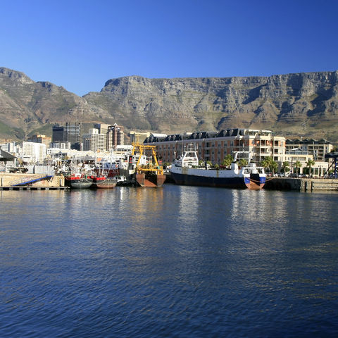 Blick auf Kapstadt mit dem Tafelberg, Südafrika