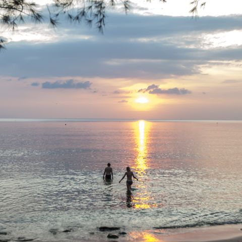 Schwimmen am privaten Strandabschnitt, Vietnam