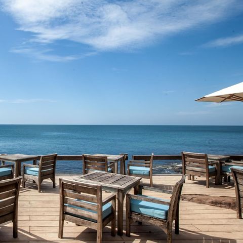 Die Restaurantterrasse mit Meerblick, Vietnam